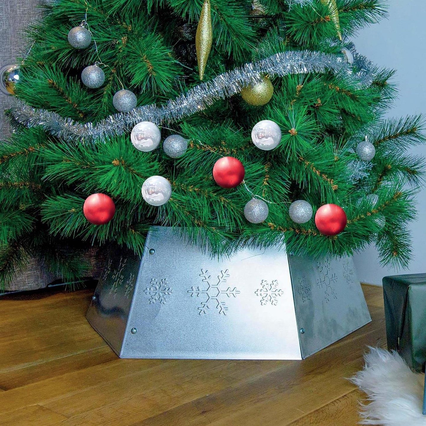 Sliver Hexagonal Christmas Tree Skirt