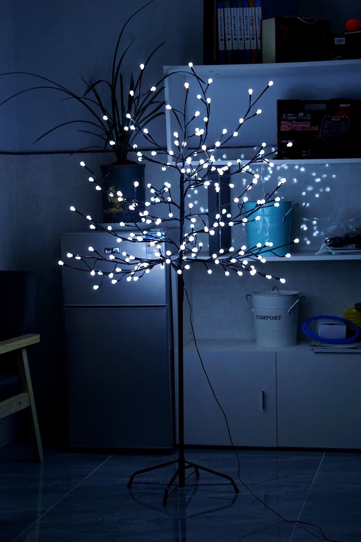 5ft LED Berry Tree - White
