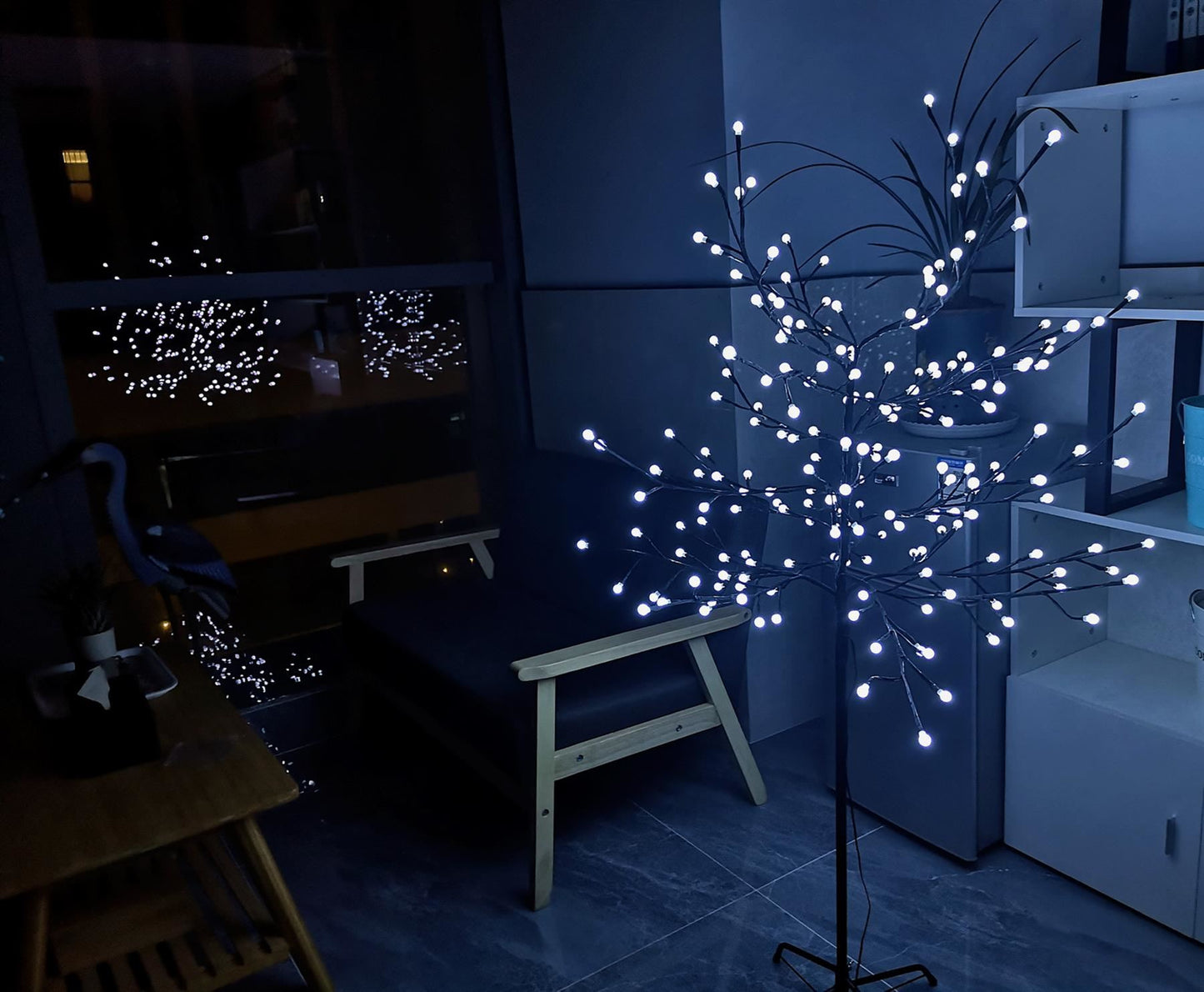 5ft LED Berry Tree - White